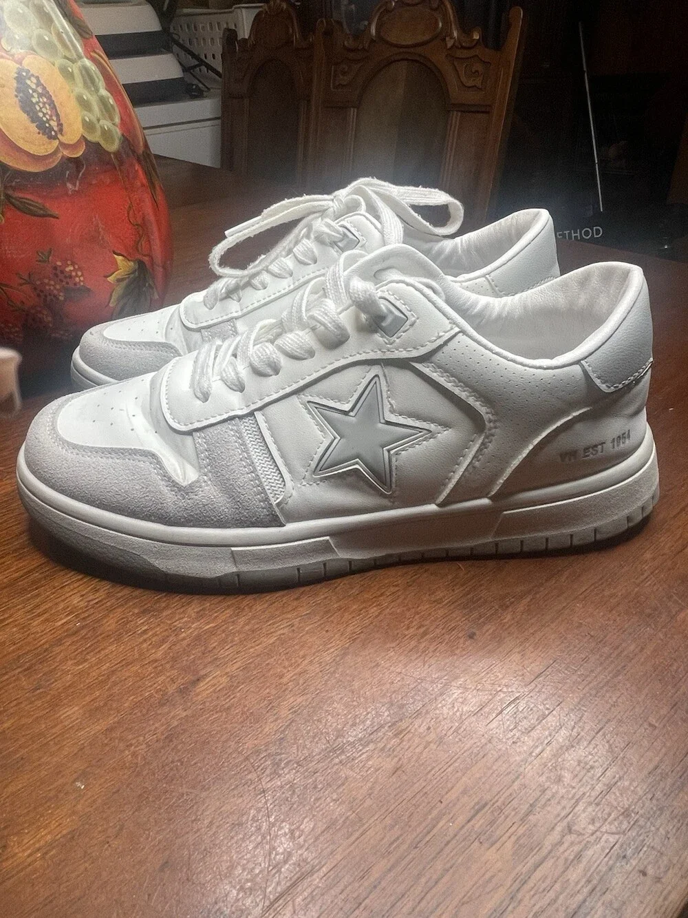 Vintage Havana Fresh 5 Women’s White/ Gray Sneakers Size 9M Suede Toe Cap